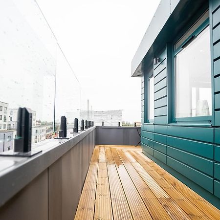 Luxe & Stylish 1 & 2 Bed Flats Near Heathrow, Legoland, & Windsor Slough Dış mekan fotoğraf