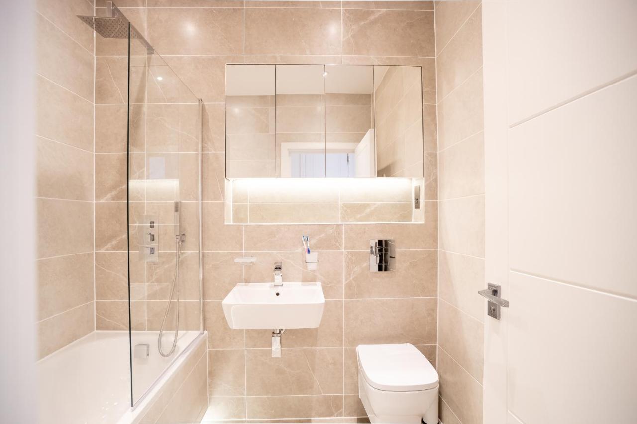 Luxe & Stylish 1 & 2 Bed Flats Near Heathrow, Legoland, & Windsor Slough Dış mekan fotoğraf