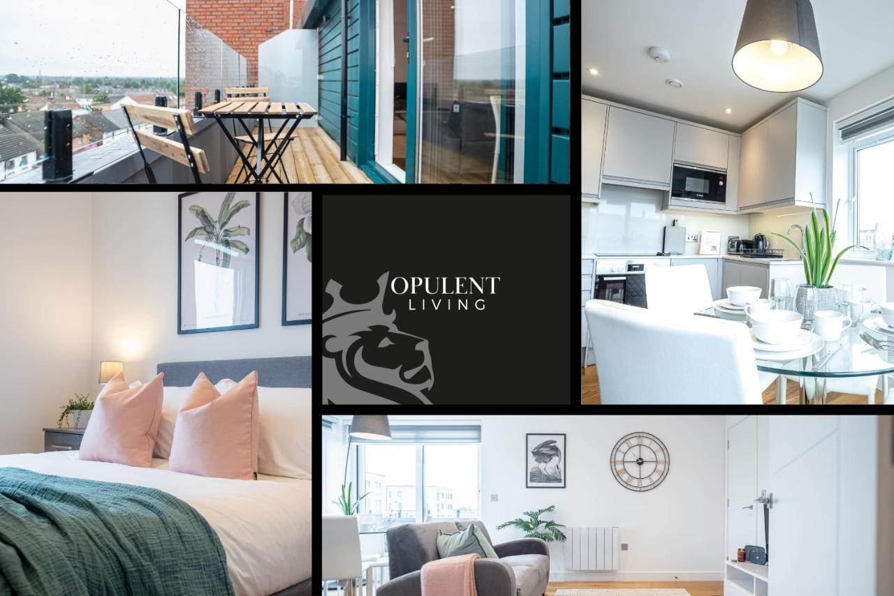 Luxe & Stylish 1 & 2 Bed Flats Near Heathrow, Legoland, & Windsor Slough Dış mekan fotoğraf